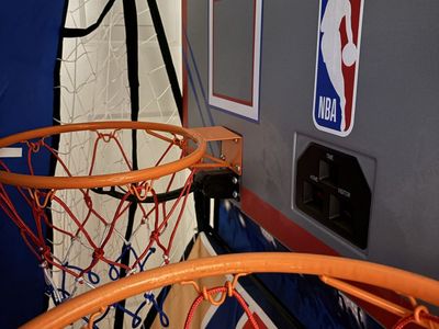 NBA-licensed dual-shot arcade basketball game