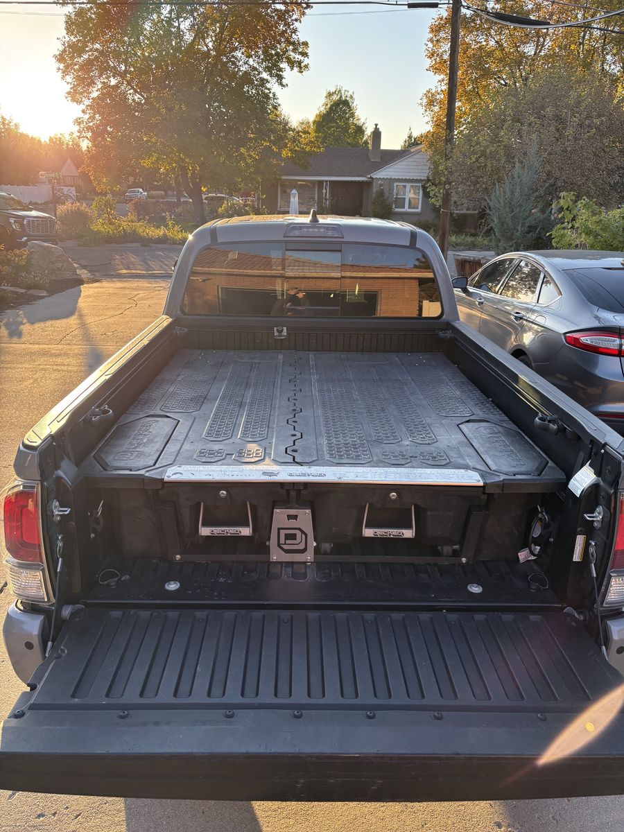 Decked drawer system for Tacoma