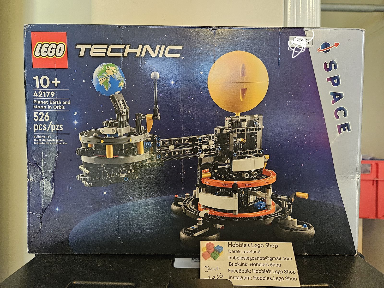 Lego Technic: Planet Earth and Moon in Orbit (42179)