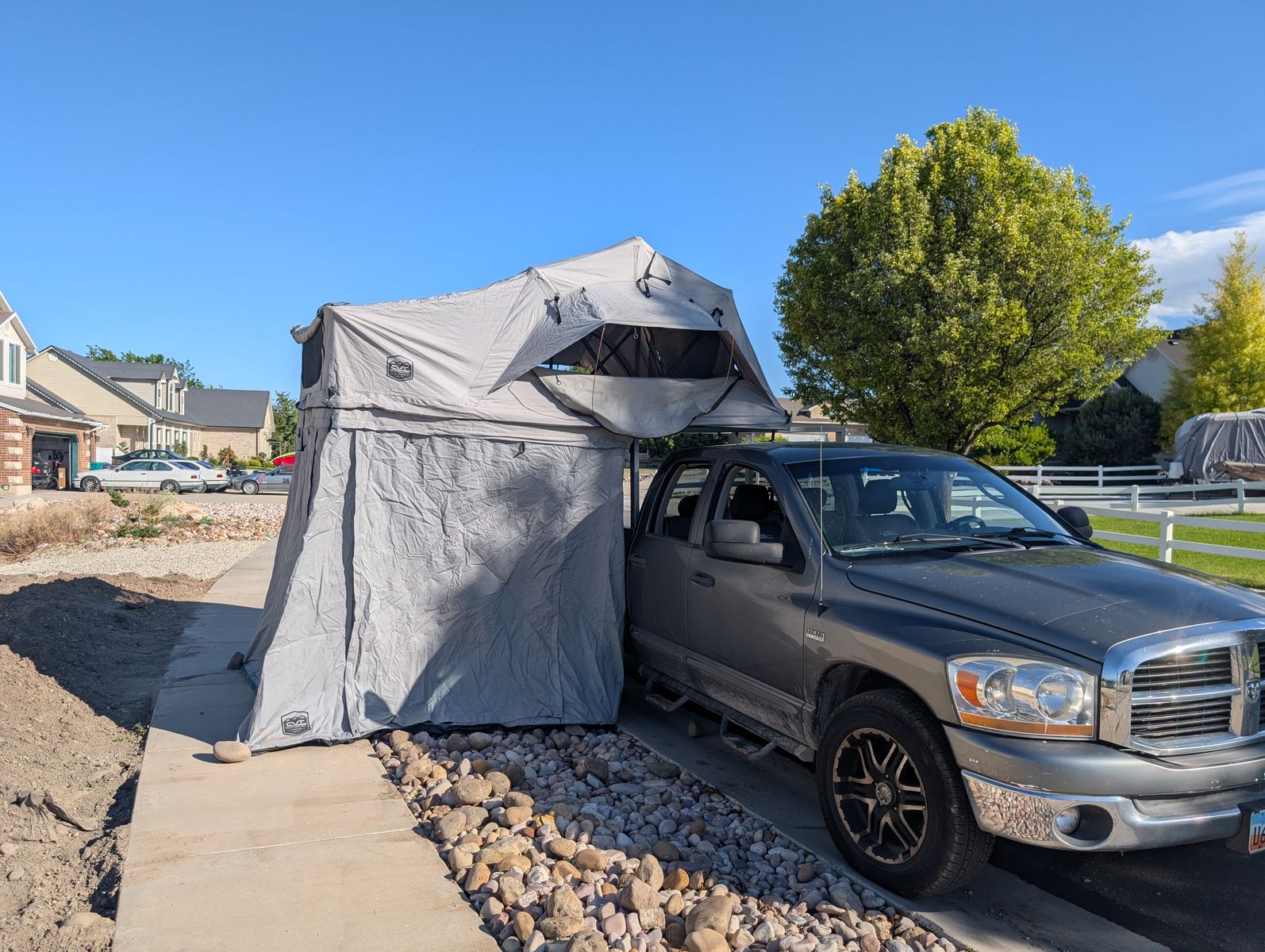 CVT Mt Rainier Rooftop Tent with Annex