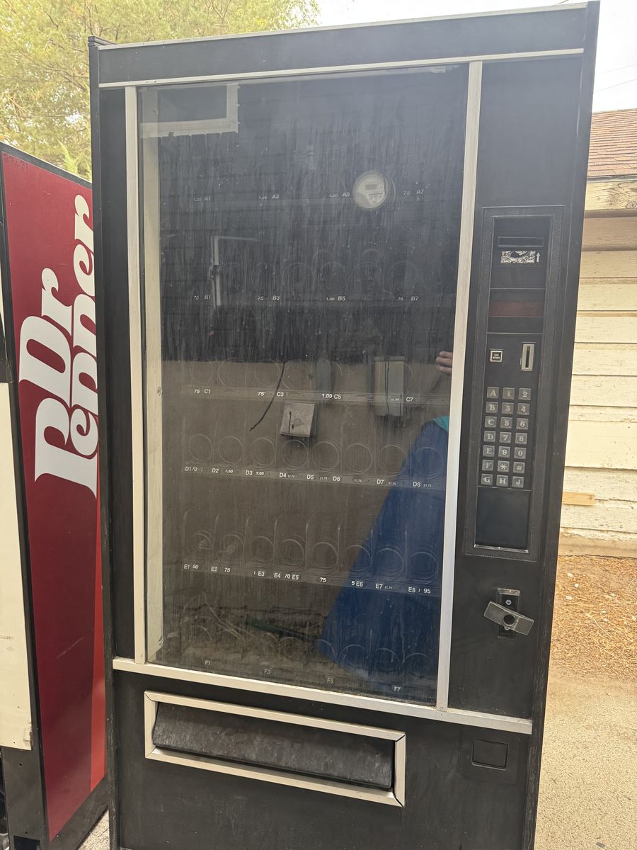 Glass Front Commercial Snack Vending Machine