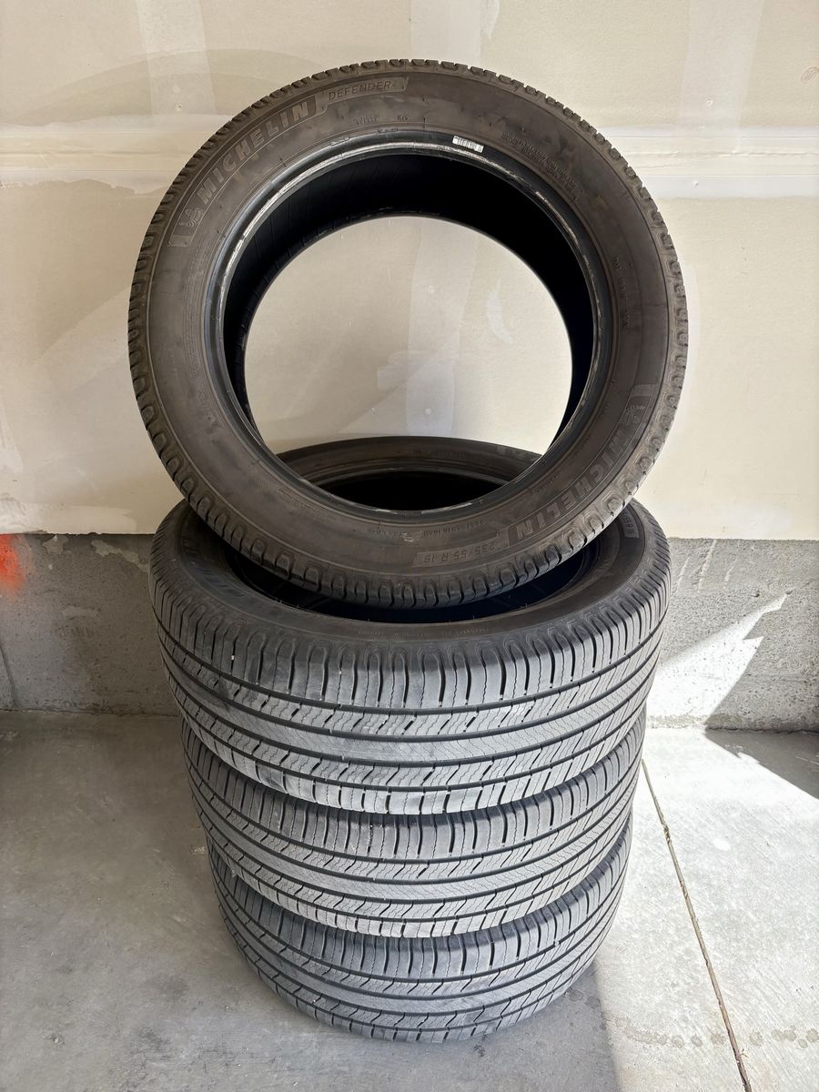 Michelin Defender tires 235/55R19 