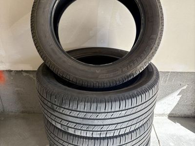 Michelin Defender tires 235/55R19