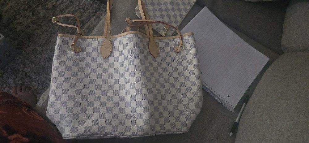 LV Handbag With Certificates