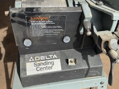 Delta Sanding Center with Belt and Disc Sanders
