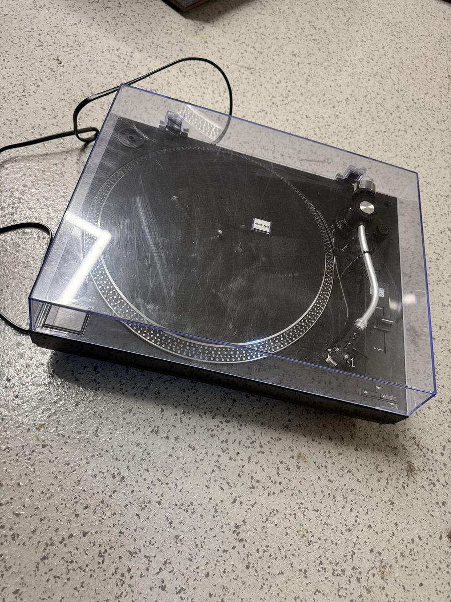 Music Hall USB-1 Turntable Vinyl Record Player