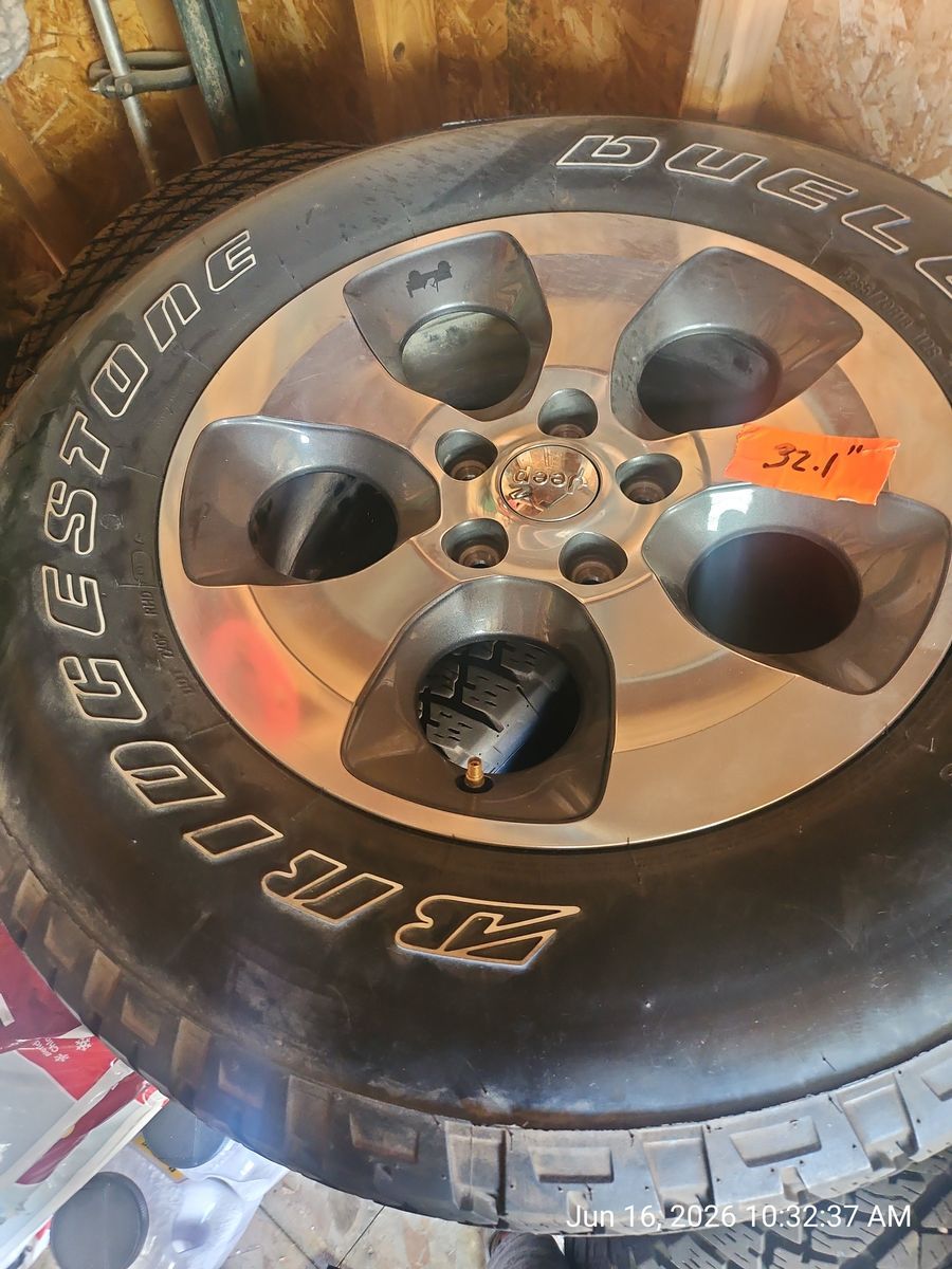 5 ea Jeep wheels & tires 255/70R18  112S  M&S