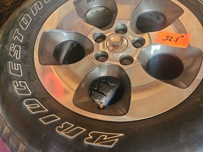 5 ea Jeep wheels & tires 255/70R18 112S M&S