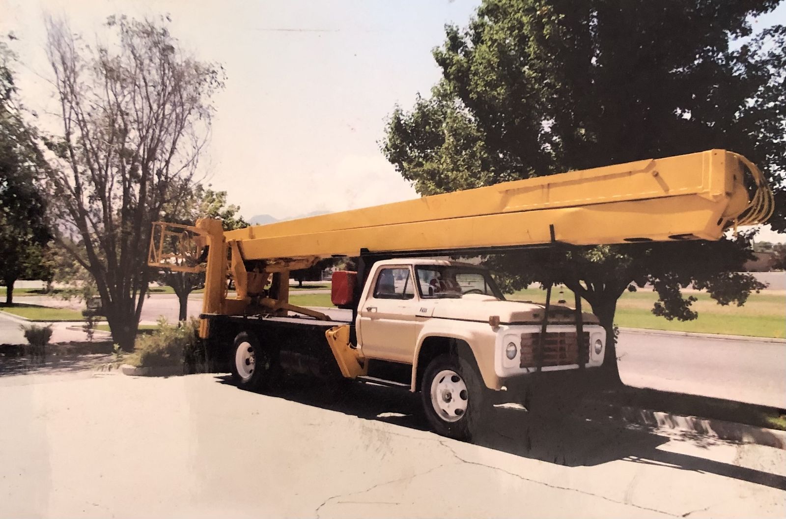 Bucket lift