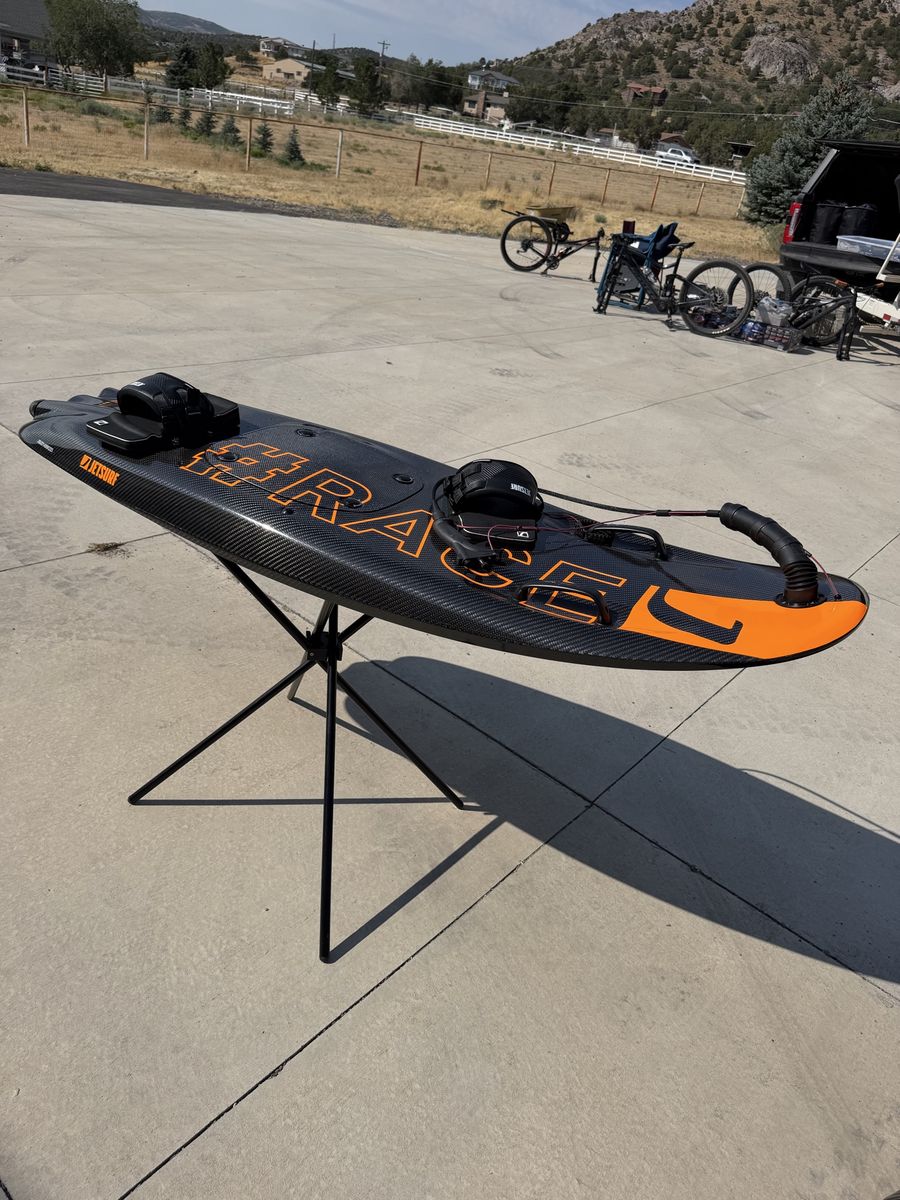 Jet surf race board