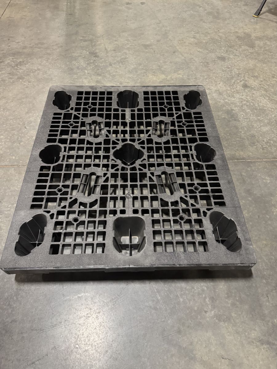 Industrial Plastic Pallets $8/ea