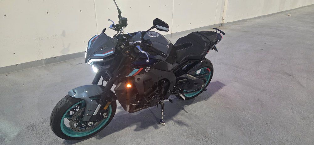 Main image 5
