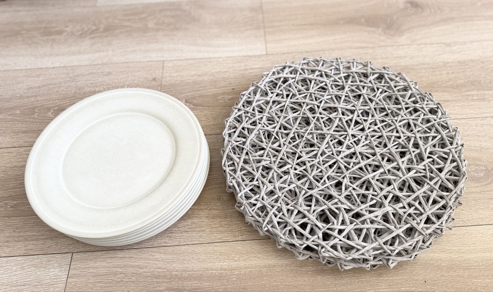 Set of 6 Plates (Threshold) | Set of 6 Placements Set of 6 Plates (Threshold) | Set of 6 Placements | Home Staging
