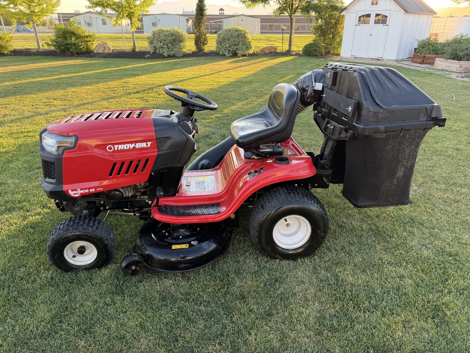 Troy-Bilt Bronco 42" Riding Lawn Mower with Bagger System - Great Condition