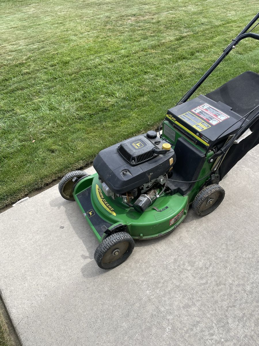 John Deere JX 85 commercial lawnmower 