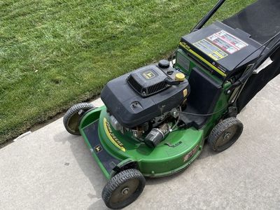 John Deere JX 85 commercial lawnmower