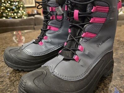 Womens NEW Winter Snow Boots Size 7 Sz