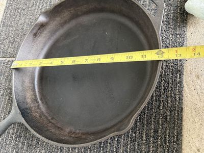 Cast Iron Skillet Pan 12 Inch Diameter Dual Pour Spouts