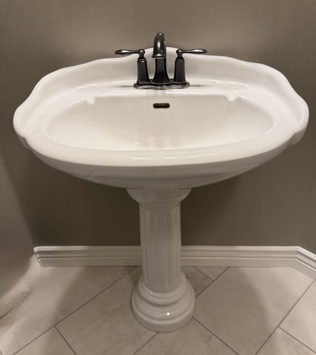 Bathroom Pedestal Sink