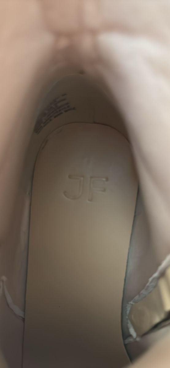 Main image 7