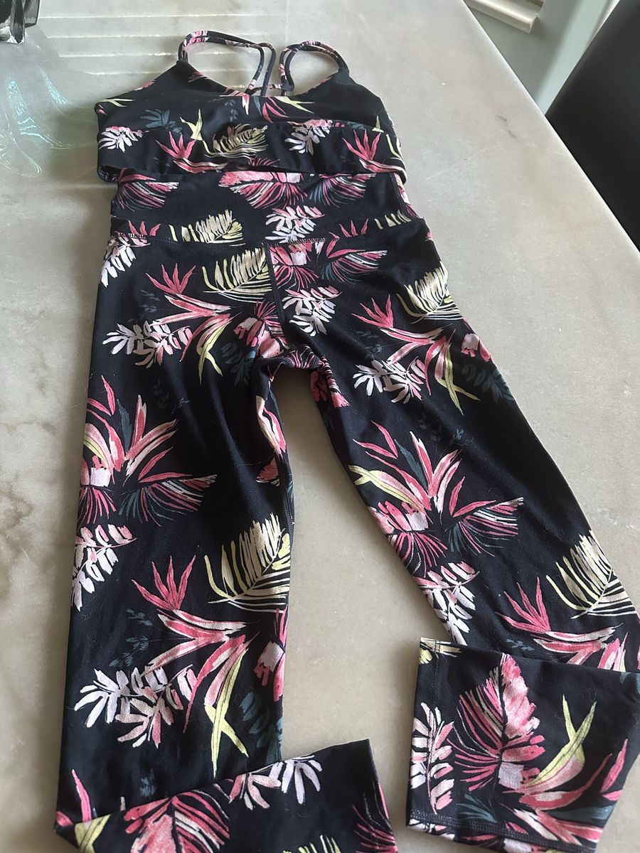 JOYLAB  Women's Black Tropical Leaf Print Bralette Crop Top & Leggings Set, Size Medium