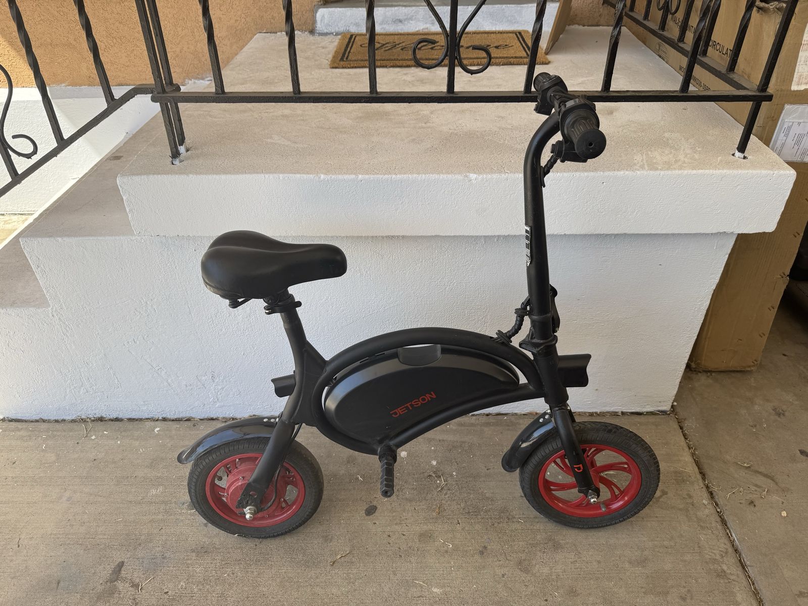 Jetson bolt folding electric bike with charger Incluided