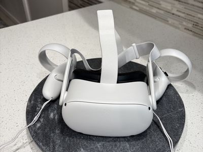 Meta Quest 2 128 GB VR Headset