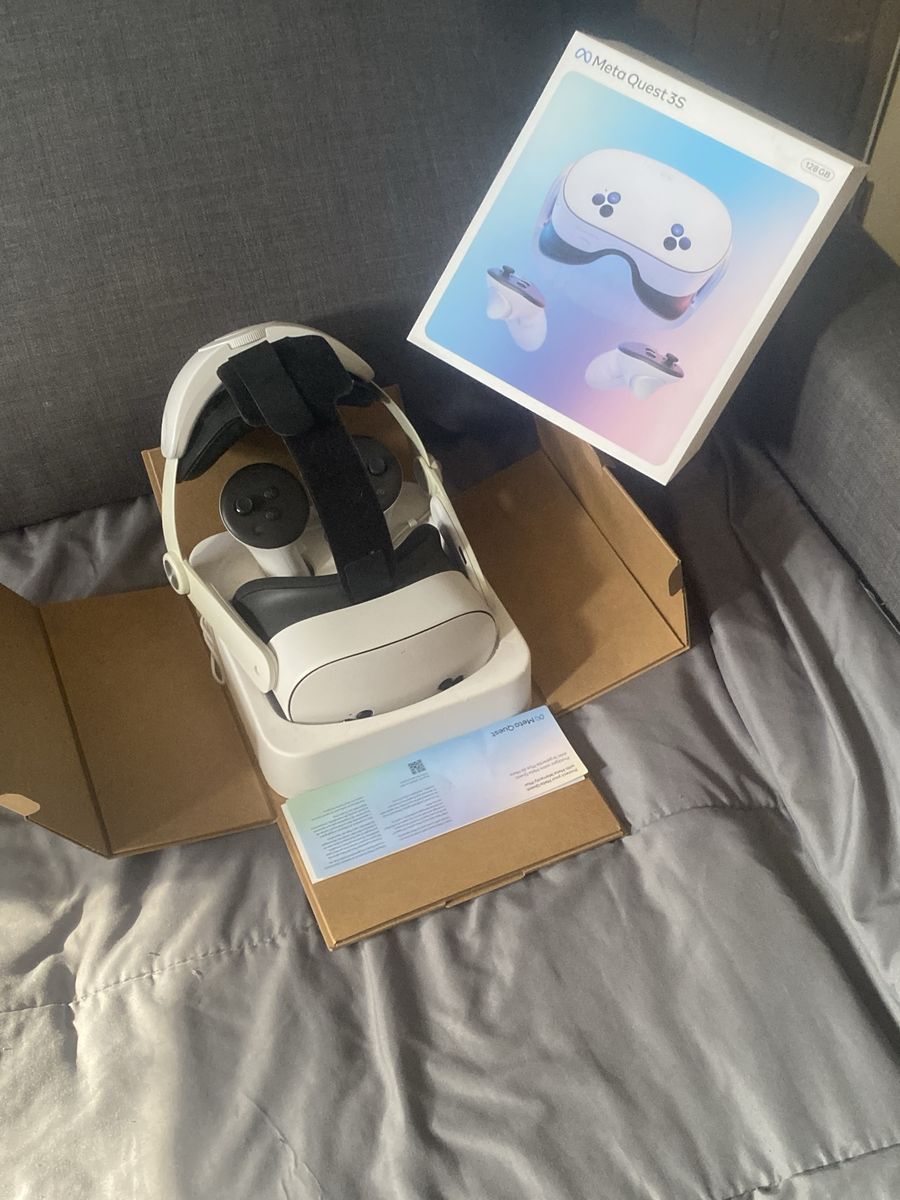 Meta Quest 3S VR Headset 128GB with Elite Strap - Excellent Condition