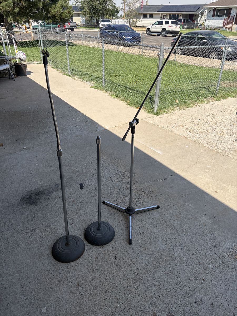 Set of 3 Vintage & Adjustable Microphone Stands - Round Base & Boom Stand