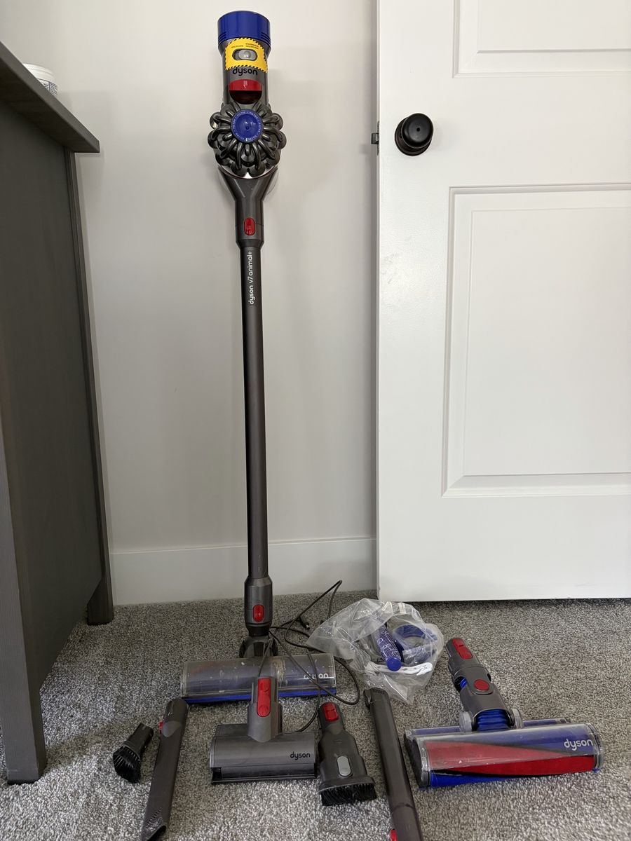 Cordless Dyson V7 animal+