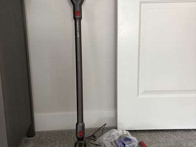 Cordless Dyson V7 animal+