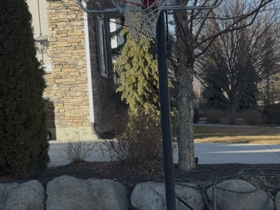 Lifetime Portable 48-inch Basketball Hoop System with Damaged Backboard