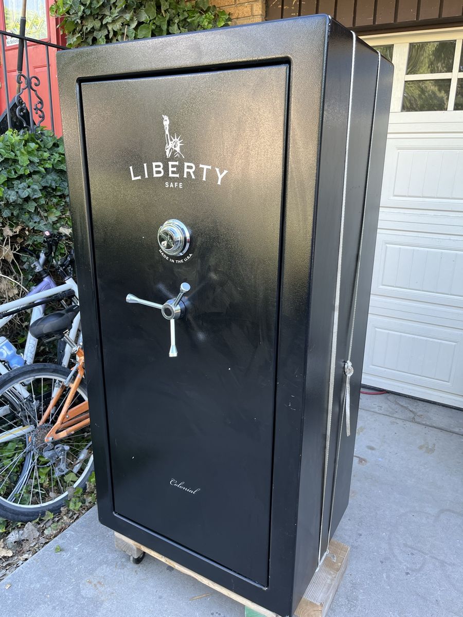 Liberty Safe Colonial 23 USA made 75min@1200f 12g Steel Modular Pro Flex Shelving Slip Clutch Handle Black Gun