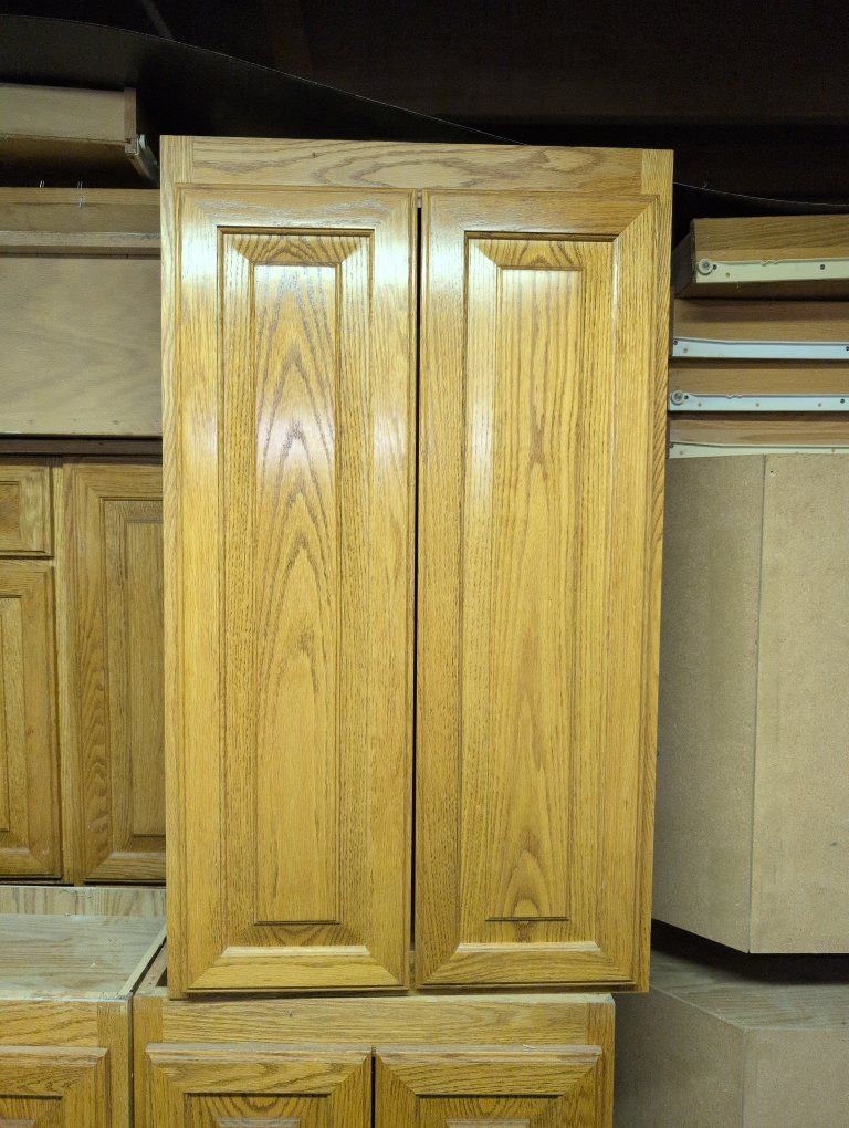 Used Oak Kitchen Cabinets - Assorted Sizes and Styles