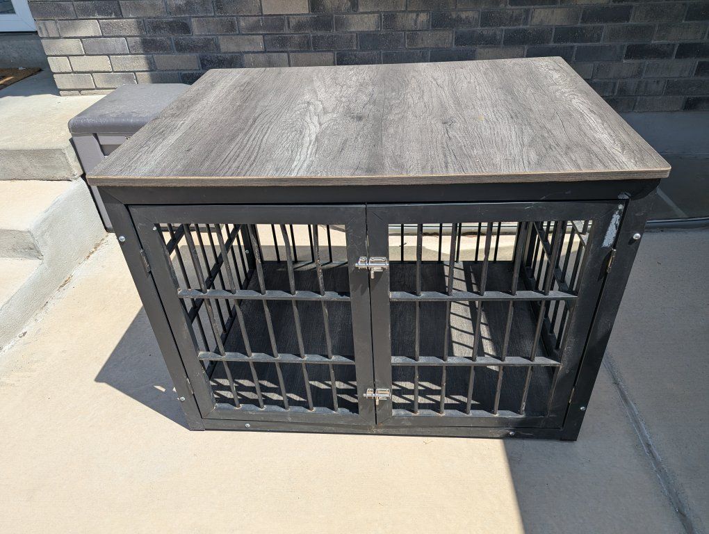 Heavy-Duty Metal Dog Crate with Wood Top