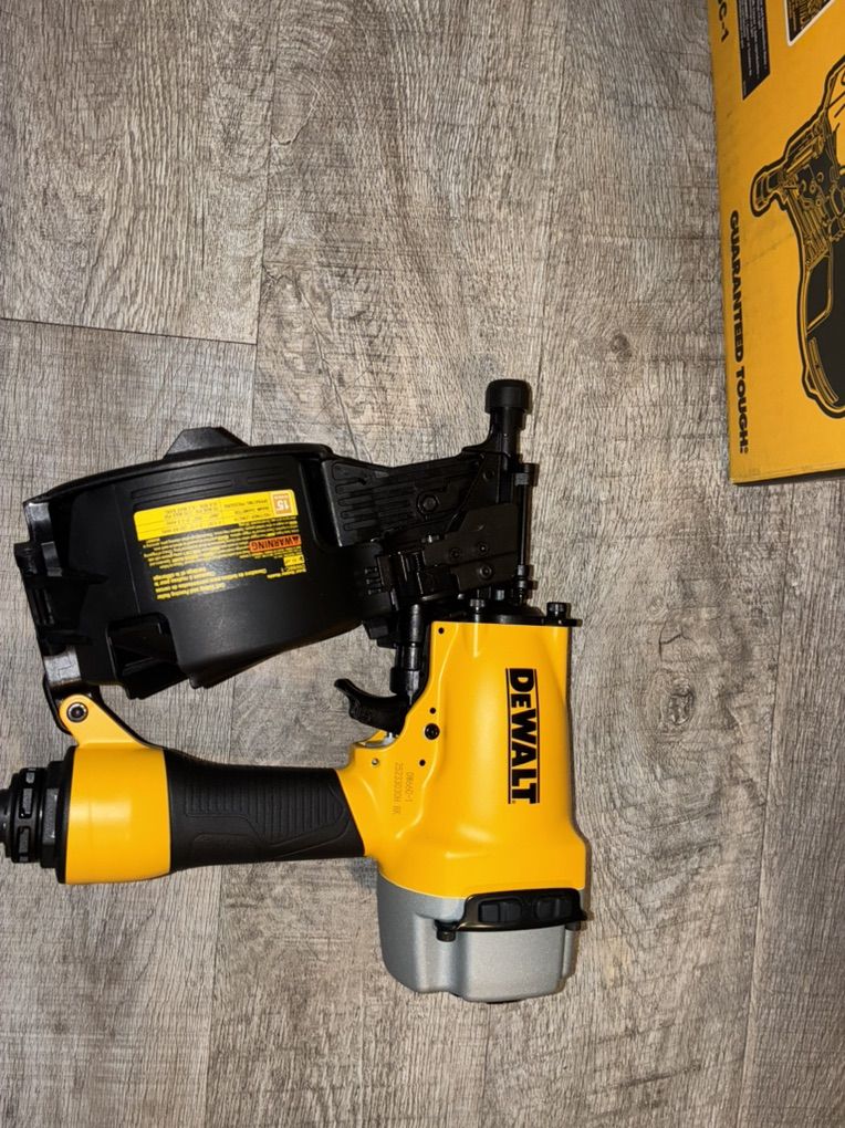DEWALT 15` COIL SIDING&FENCING NAILER