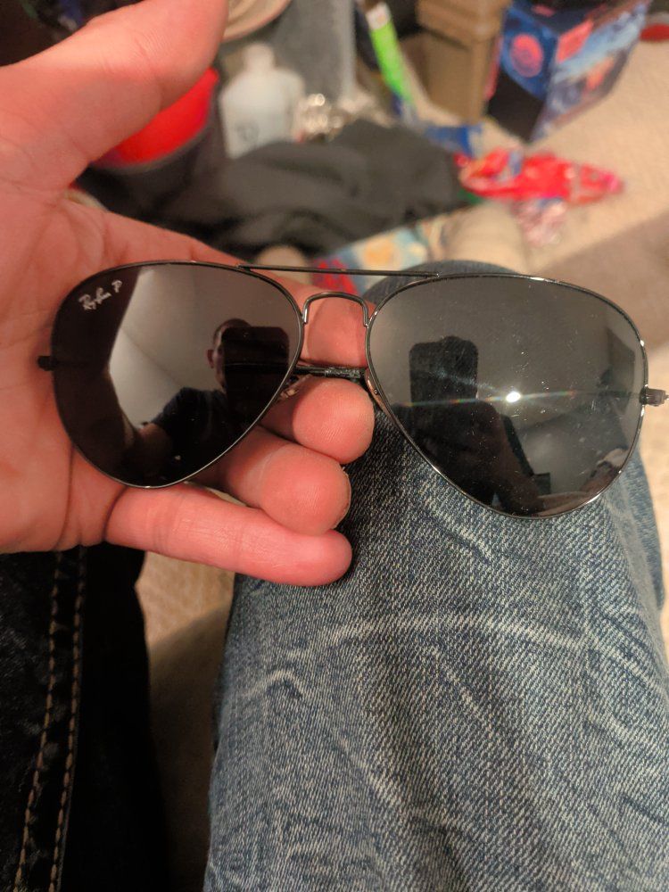 Ray-Ban Aviator Classic Black Polarized Sunglasses
