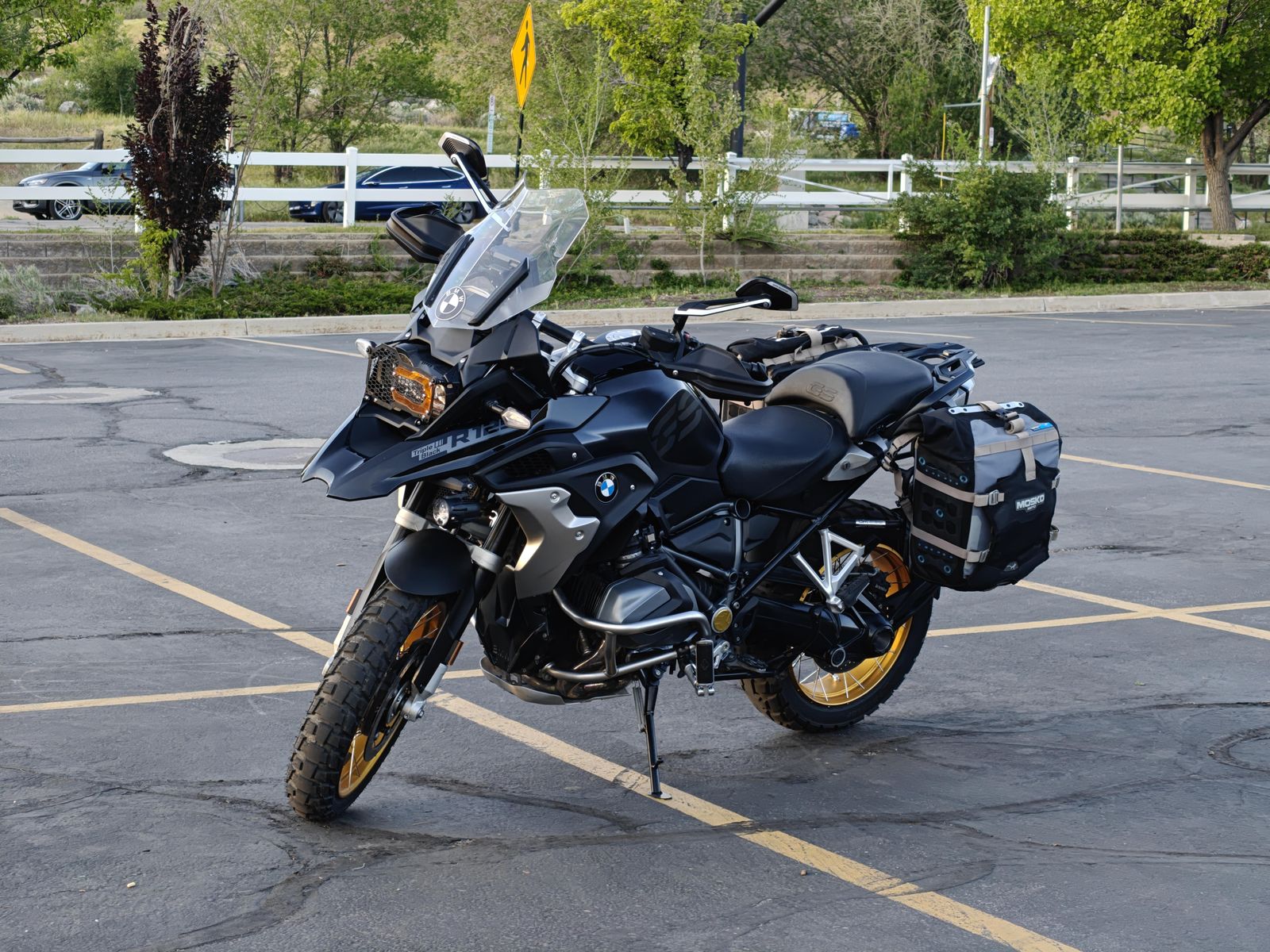 2022 BMW R1250GS 1250 GS TRIPLE BLACK 8K MILES MOTORRAD