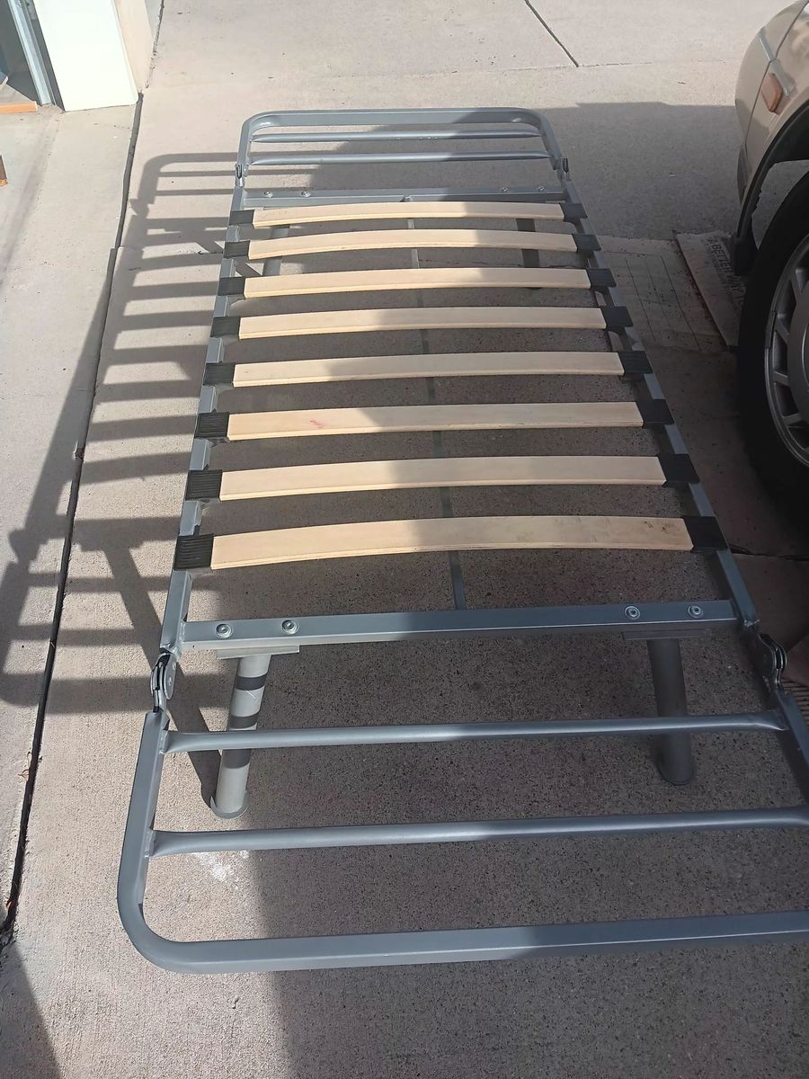 Twin frame