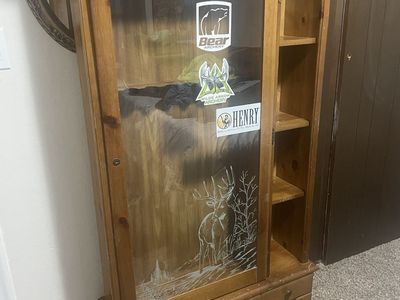 8 gun cabinet with key