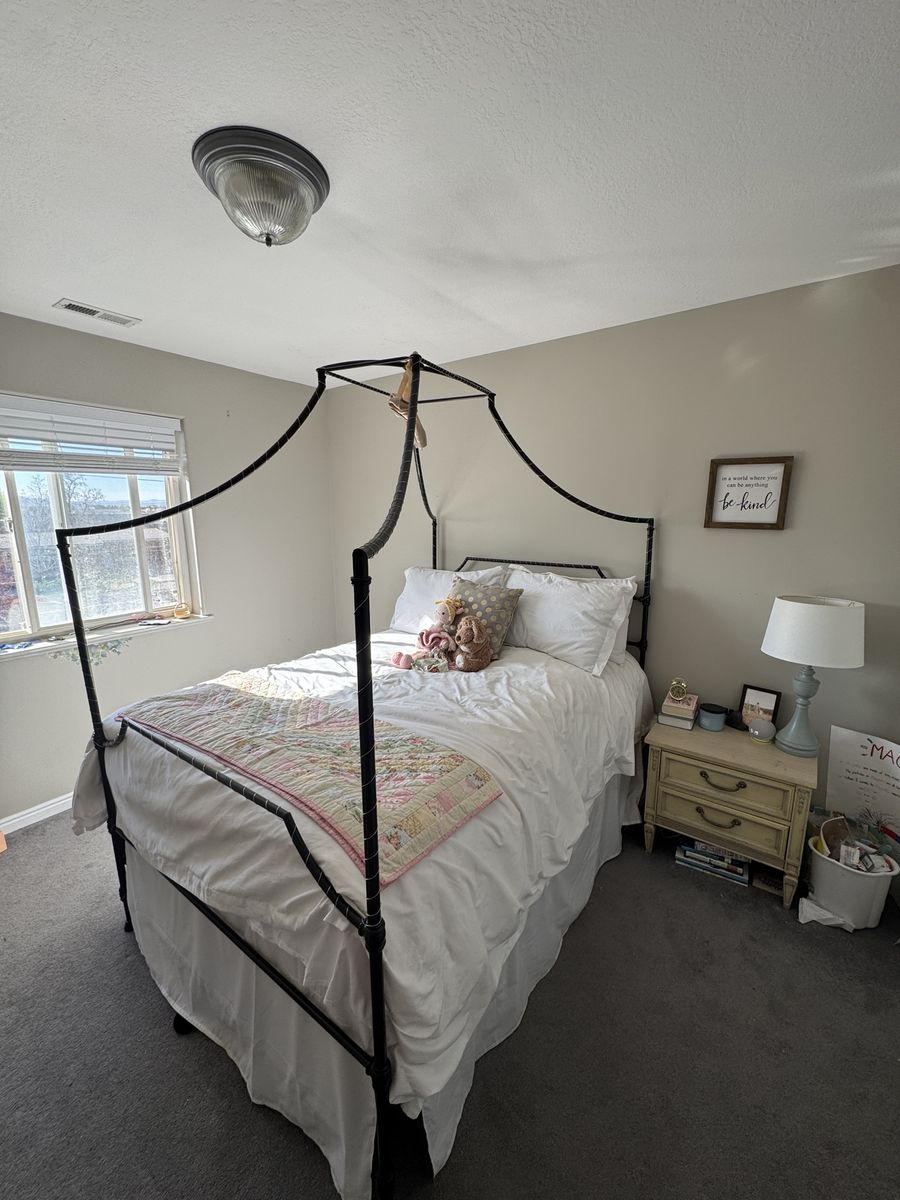 Full Size Canopy Bed