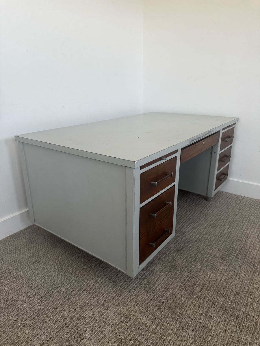 Main image 3