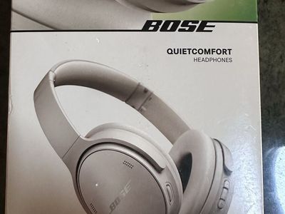 Brand new sealed in box bose qc sandstone