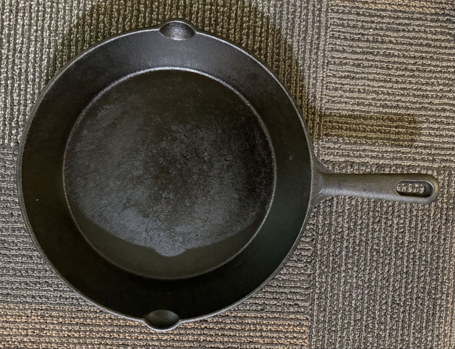 Cast Iron Skillet - 10 inch.