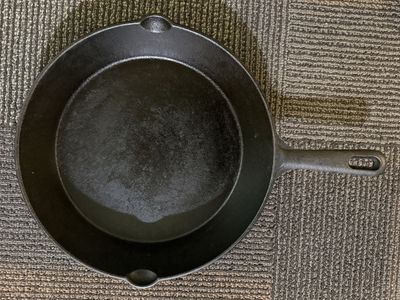 Cast Iron Skillet - 10 inch.