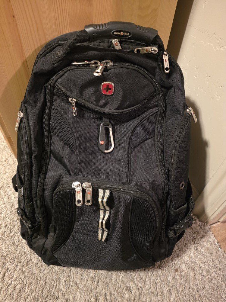 SwissGear 1900 ScanSmart 17” Laptop Backpack