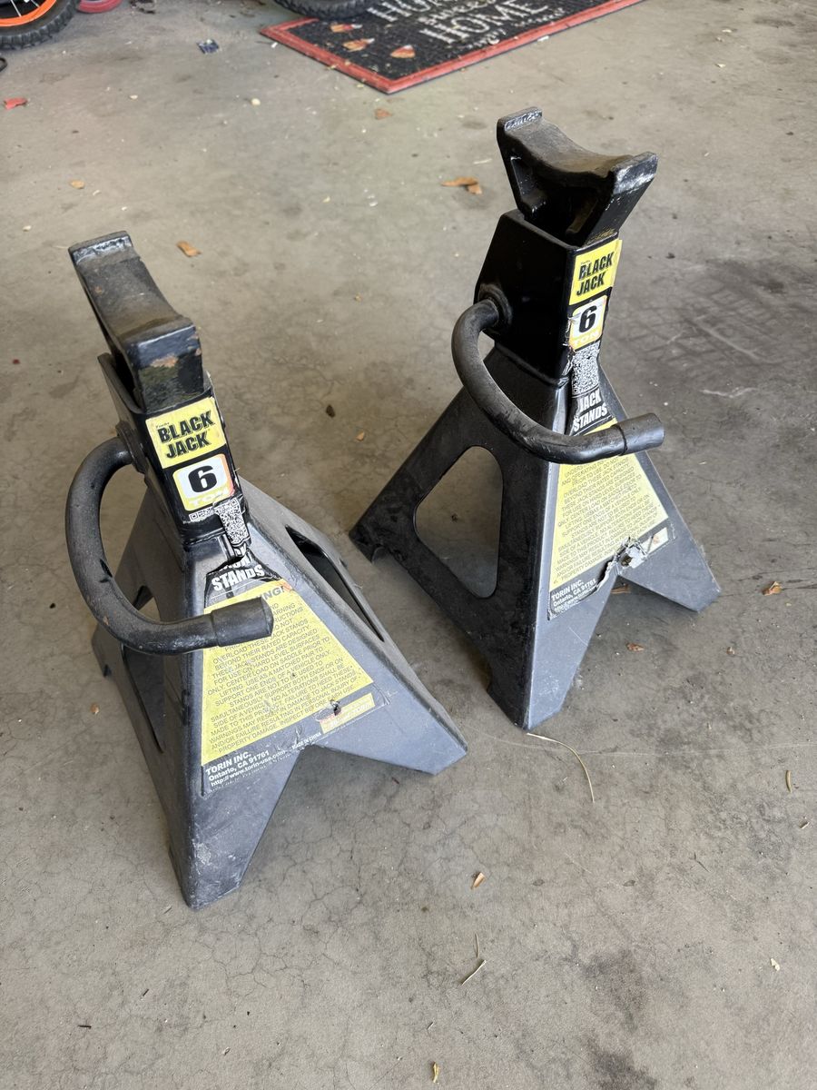 Jack stands