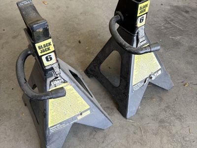 Jack stands