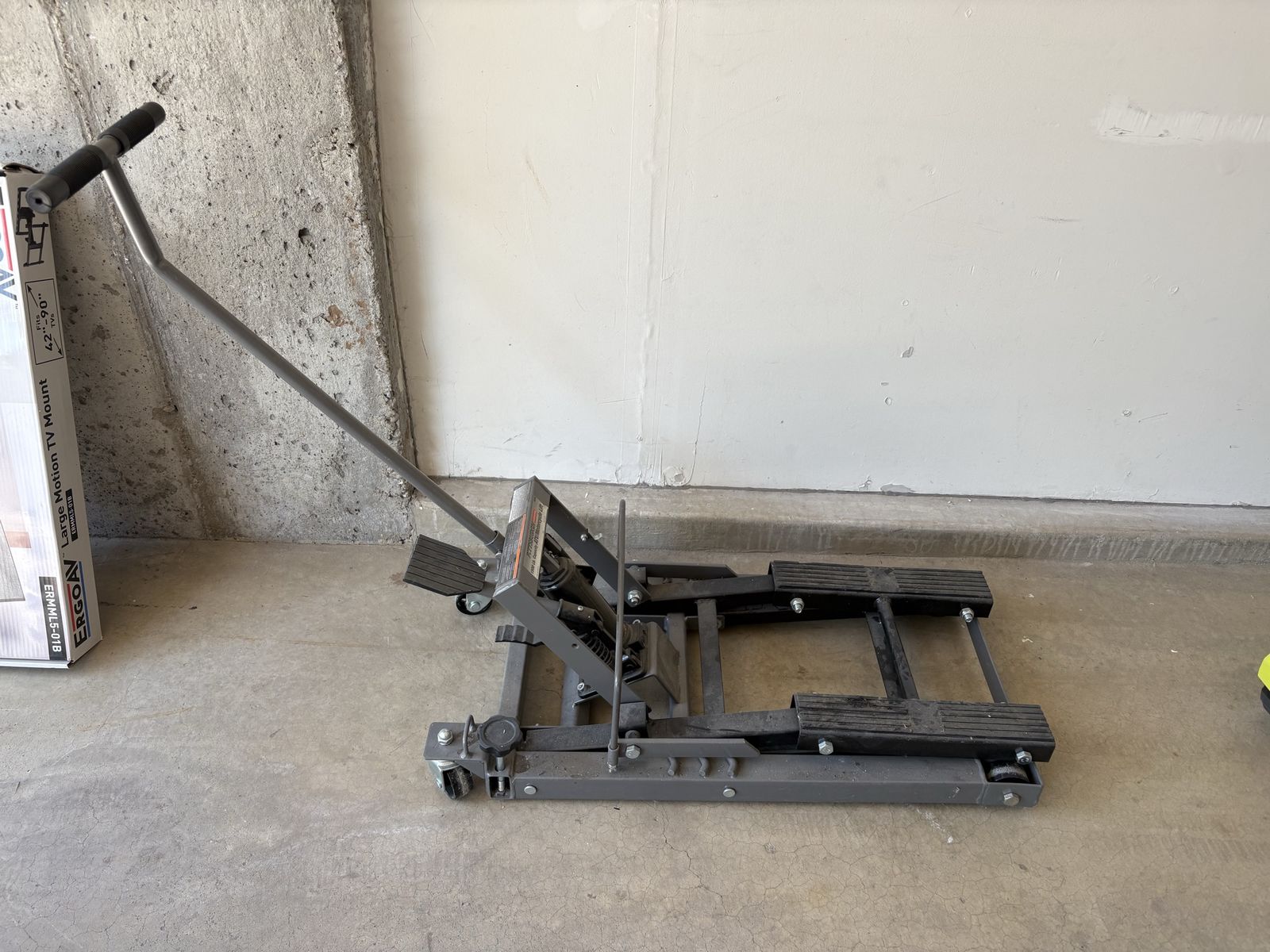 Motorcycle jack