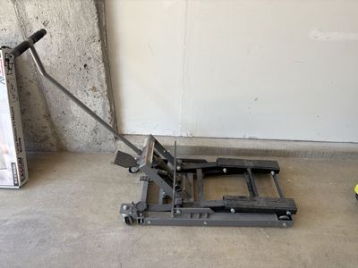 Motorcycle jack